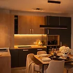 Apartment B&v - Modern Near Coresi Mall *