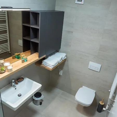アパート B&v - Modern Near Coresi Mall *